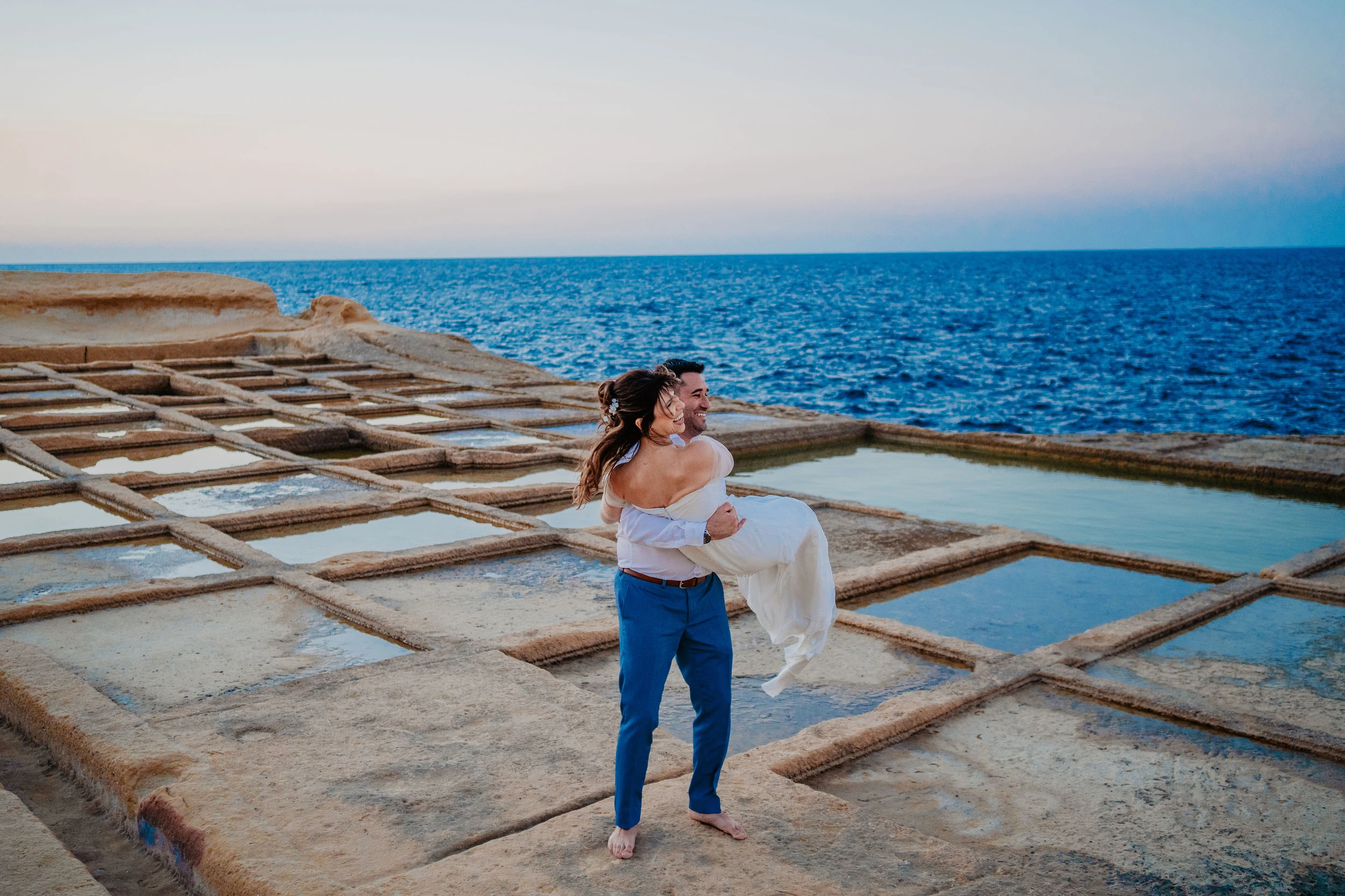 Emanuela Venuti fotografo matrimonio - panorama costiero con sposi